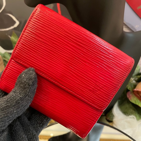 LOUIS VUITTON Leather Epi Snap Wallet - Picture 10 of 16